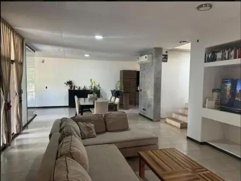 Casa en Venta en Villa Gobernador Udaondo, USD 325.000