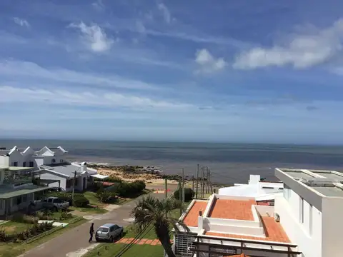Casa en Alquiler con 1 cochera