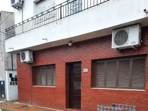 IMPECABLE PH  PLANTA BAJA  AL FRENTE EN MARTINEZ - EXCELENTE ZONA - 3 AMB - GRAN PATIO CON PARRILLA