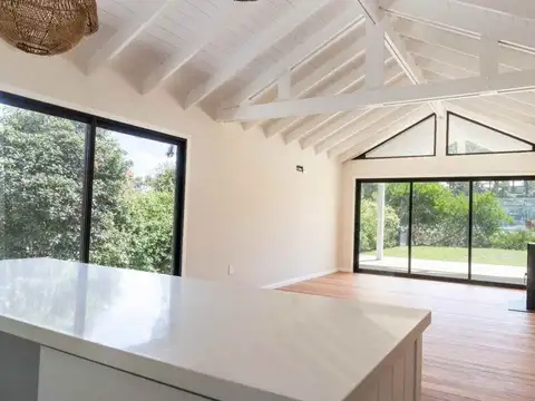 Depto Tipo Casa en Venta con 2 cocheras