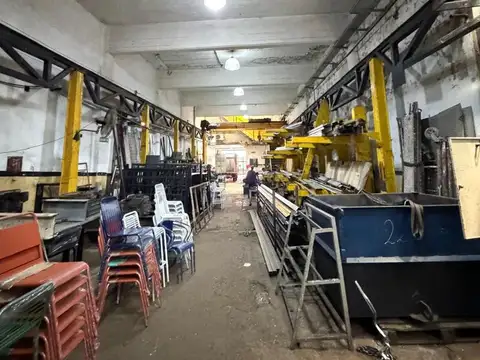 Galpon en Venta en Parque Chacabuco, USD 680.000