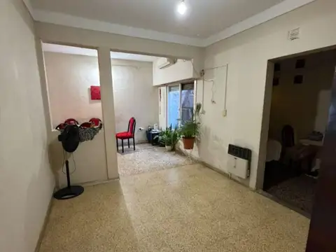 Depto Tipo Casa en Venta en Ramos Mejía, USD 61.000