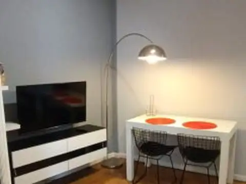 Recoleta, Vicente Lopez 2200, 1 amb, 40m2, u$S 600 + expensas (incluye agua ) + luz + internet....