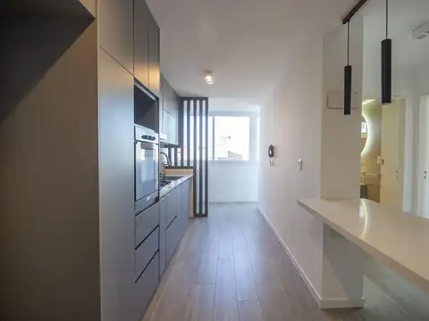 Excelente departamento 3 ambientes con balcón, cochera y pileta en Martínez