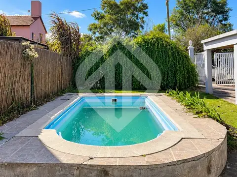 Casa en Venta con 2 cocheras