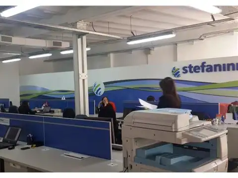 Oficina en Alquiler con 1 cochera