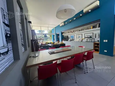 Casa en Venta con 3 cocheras