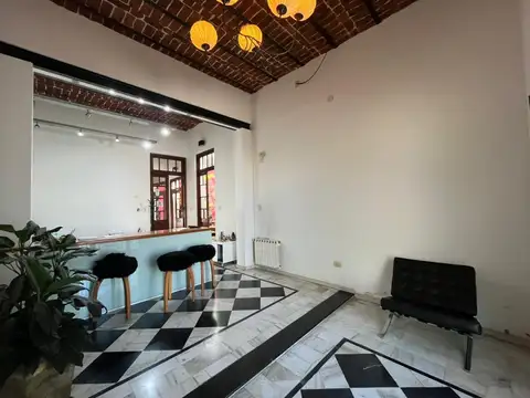Venta de Espectacular Casona Reciclada en Barrio Lourdes-Rosario
