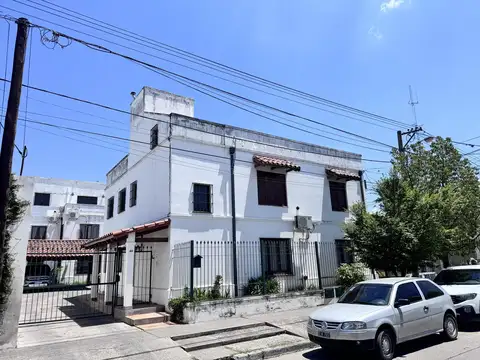 Luis Patrón Costas  49