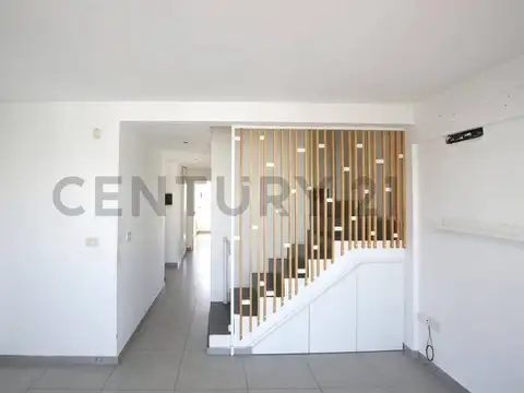 Departamento en venta en La Plata tipo Triplex con dos dormitorios + quincho + terraza + cochera