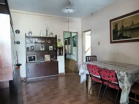 Casa 5 ambientes con 1 baño