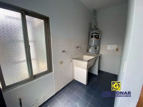 Teniente General Juan Domingo Perón 3900, Piso 1