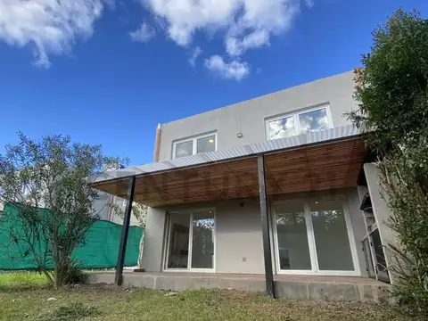 Dúplex en venta en Gonnet, La Plata 503 y 27