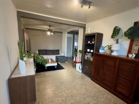 Casa 3 ambientes con 1 baño