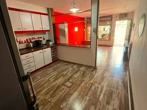 VENTA PH CASTELAR CON COCHERA