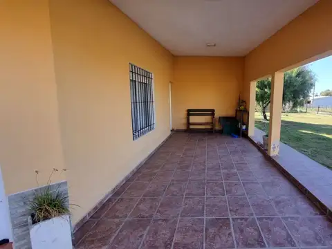 Casa 4 ambientes con 1 baño