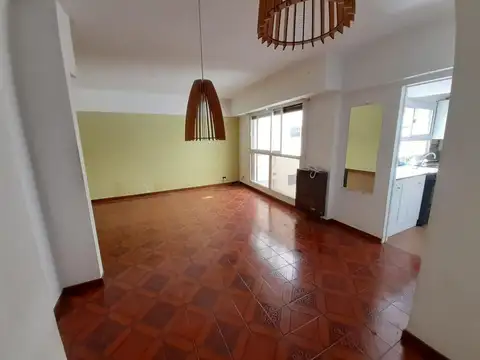 Piso alto con vista abierta y ambientes flexibles