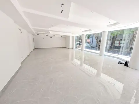 Local en Alquiler en Abasto, $ 4.900.000