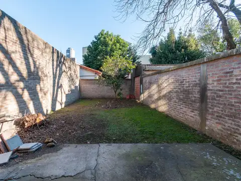 CASA/CONSULTORIOS  5 AMB VENTA LONGCHAMPS