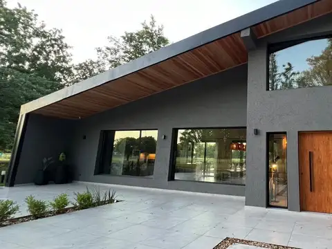 Casa en Alquiler de 4 dormitorios