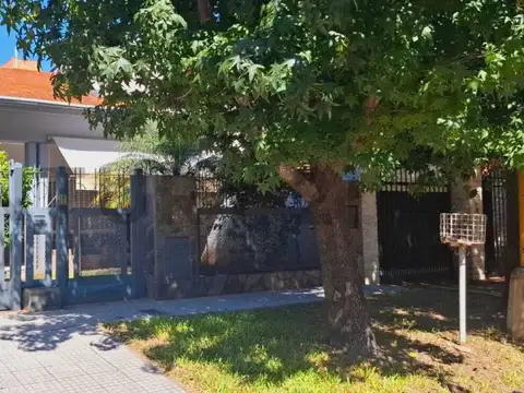 VENTA de Casa de 3 dormitorios en Guadalupe Este, Santa Fe.