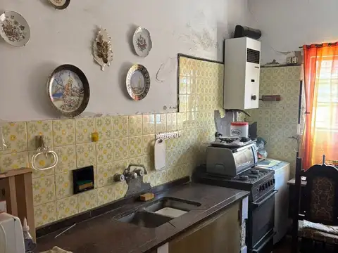 Casa 10 ambientes con 3 baños