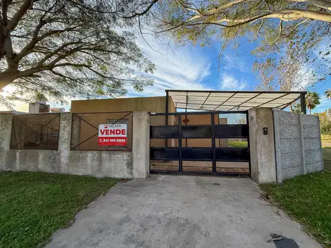 Venta casa Steel Framing de 2 dormitoritos con pileta y cochera barrio Campiña de Piñero