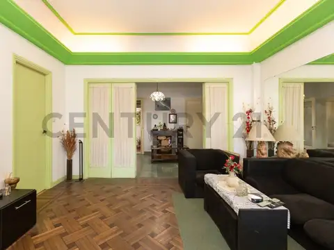 Depto Tipo Casa en Venta de 5 ambientes