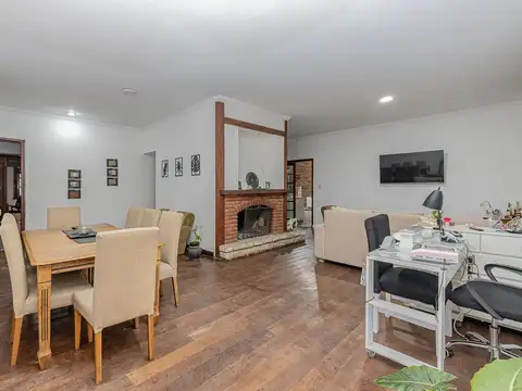 Casa 5 ambientes con 2 baños