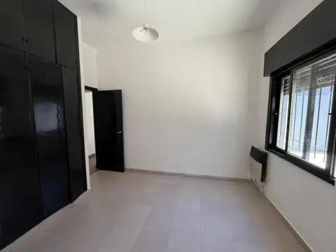LLAVALLOL alquiler Ph en planta baja con patio propio