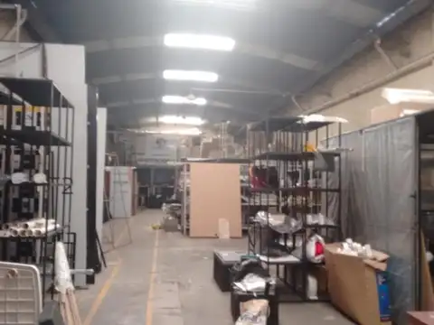 Galpon en Venta 30,46  mts Fondo