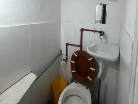 LOCAL EN  VENTA 36 M2. CASTAÑARES 2155  - CABA