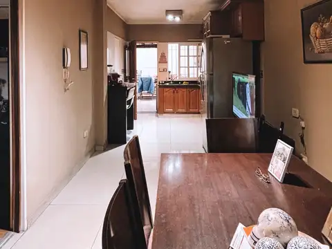 Casa 5 ambientes con 2 baños