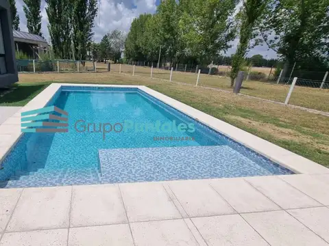 Casa 4 ambientes con 2 baños