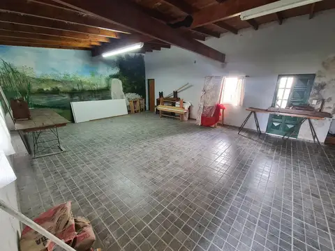 Casa en Venta con 3 cocheras