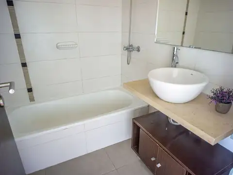 Departamento 4 ambientes con 2 baños