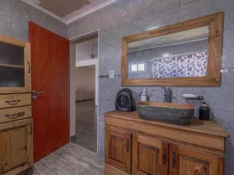 Casa 3 dorm pileta, balcón terraza y vista al río