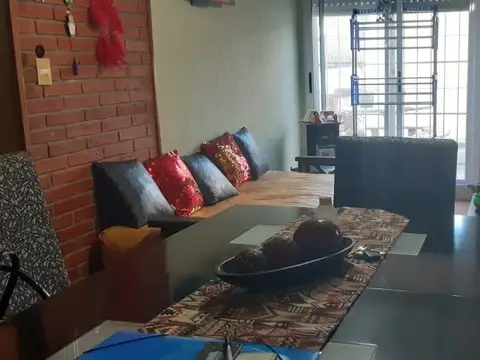 CASA EN VENTA QUILMES (ACEPTA PERMUTA DPTO 3 AMBIENTES)