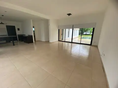 Casa en Alquiler de 3 dormitorios