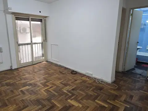 OPORTUNIDAD - Departamento 2 ambientes c/cocina independiente ONCE