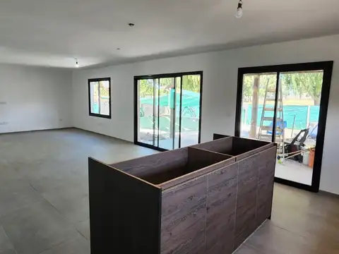 Casa 5 ambientes con 2 baños