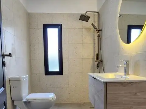 Casa 5 ambientes con 2 baños