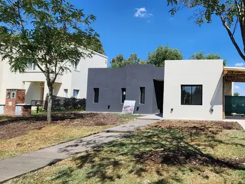 Excelente Casa a estrenar Santa Emilia