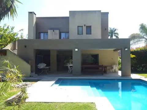 Casa en Alquiler de 4 dormitorios