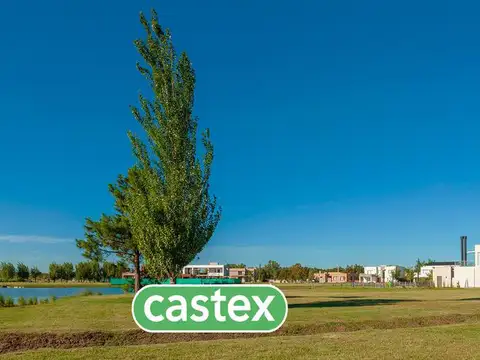 Lote a la laguna en venta en Terralagos, Canning