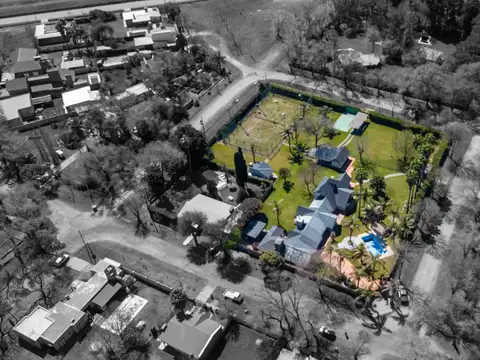 Casa en Venta con 2 cocheras