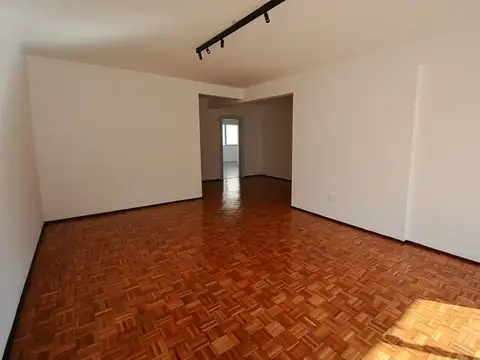 Departamento 6 ambientes con 2 baños