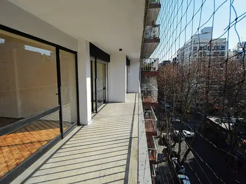 Venta apartamento 3 dormitorios + garage Pocitos