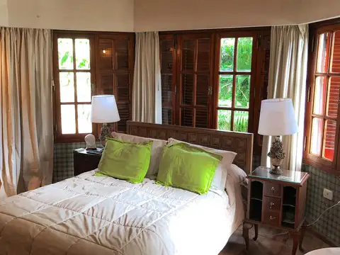 Casa 7 ambientes con 4 baños