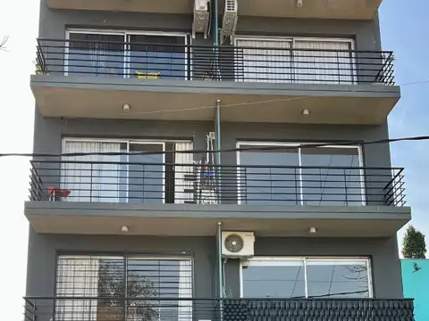 MUY LINDO DEPTO DE 2 AMB CONTRAFRENTE